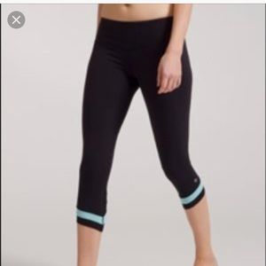 Tiffany blue lululemon repetition crop